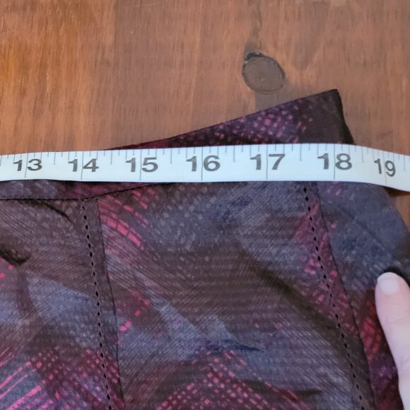 Jaclyn Smith Skirt, Silky, Burgundy Maroon Print, Gored, Part Elastic Waist - Picture 7 of 12